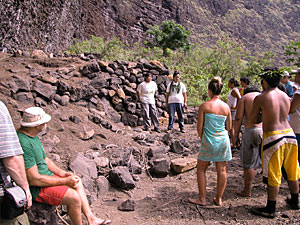 Moana Lee and Sabra Kauka teaching local students interpretive history about NaʻPali.